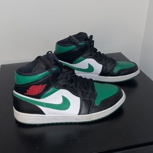 Air Jordan 1 Mid Pine Green